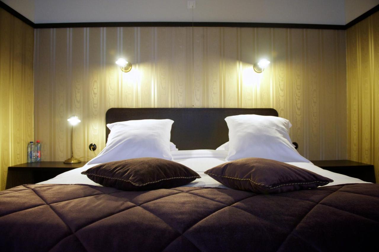 Latroupe Le Berger Hotel Saint-Gilles Ngoại thất bức ảnh